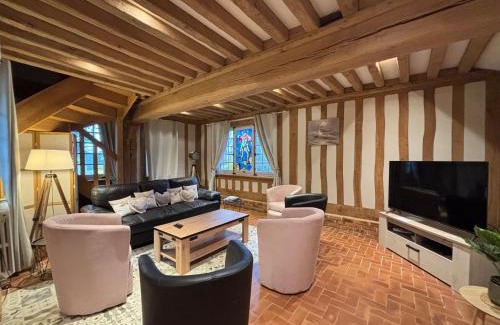 Port-en-Bessin-Huppain Casa | Chant des mouettes Maison rénovée spacieuse tout confort grand jardin belle terrasse aménagée parking 8 personnes 4 sdb 5 wc à 10 mn à pied de la mer Port en Bessin tous commerces restaurants proche Omaha Beach