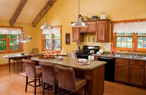 Sturgeon Bay Cabina | Chanticleer Cabins Evergreen Cabin