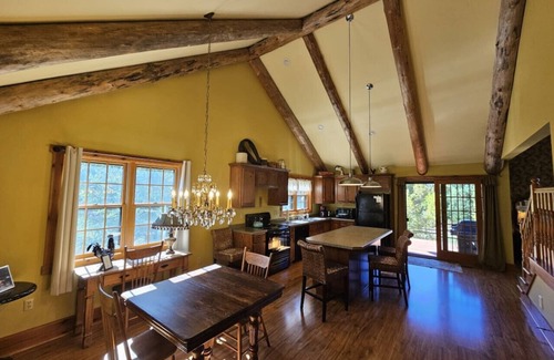Sturgeon Bay Cabina | Chanticleer Cabins Evergreen Cabin