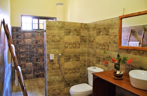 Moshi Cabina | Chanya Lodge