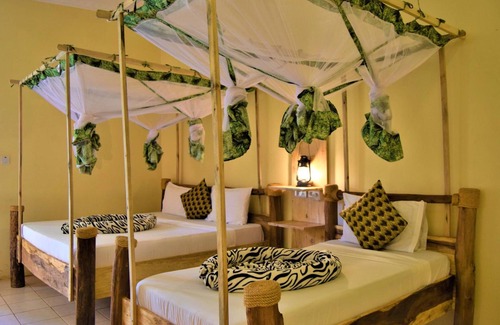 Moshi Cabina | Chanya Lodge