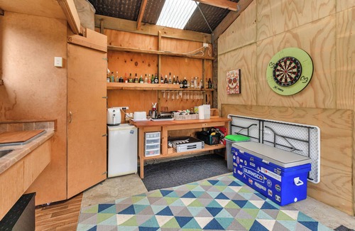 Coopers Beach Casa | Chaos Oval - Coopers Beach Bach