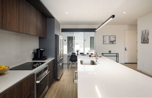 Arts District Casa | Chaparral - 2 Units - Jacuzzi - Heart of Old Town