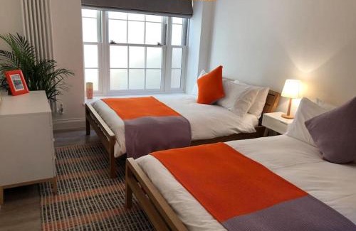Margate Apartamento | Chapel View - Huge Apartment near the Beach with Gated Parking