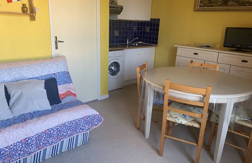 Merville-Franceville-Plage Apartamento | Dúplex acogedor con balcón y parking para 4 personas en Merville-Franceville