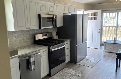 Mystic Island Casa | Charming 2-bedroom house with WiFi, AC in nice Little Egg Harbor Township.