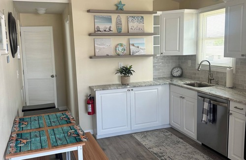 Mystic Island Casa | Charming 2-bedroom house with WiFi, AC in nice Little Egg Harbor Township.