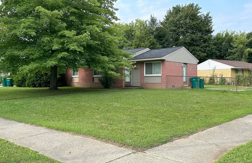 Belleville Apartamento | Charming Retreat Near Belleville Lake – Cozy Home with Spacious Backyard