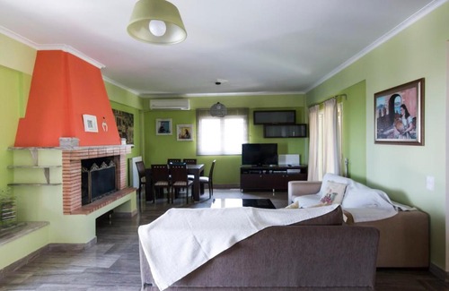 Kato Diminio Casa | Chara's Private Villa with Swimming Pool & jacuzzi