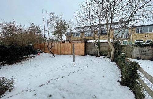 Cambridge Casa | Character and charm filled 1 bed house with garden and parking neat Addenbrooks