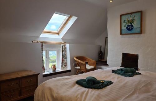 Church Stoke Casa | Character cottage with spectacular views