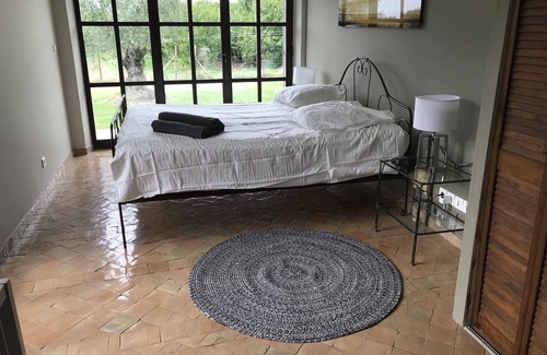 Carpentras Otro | Casa de campo de carácter cerca de Aviñón con piscina privada y cancha de tenis