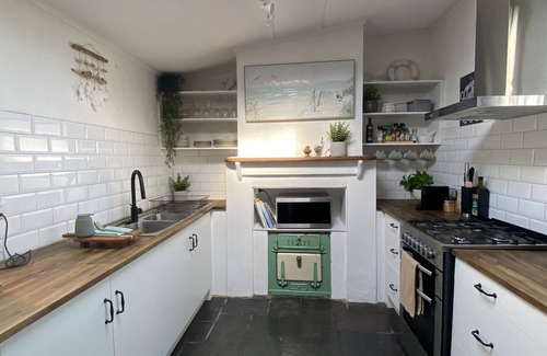 Wallaroo Cabaña | Character filled Cottage in Wallaroo, minutes from the beach & town centre