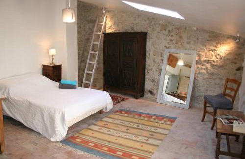 Bize-Minervois Casa | Character filled house overlooking the River Cesse