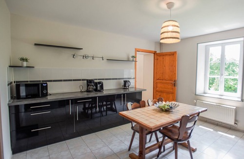 Guignicourt-sur-Vence Casa | Characteristic family house in the French Ardennes