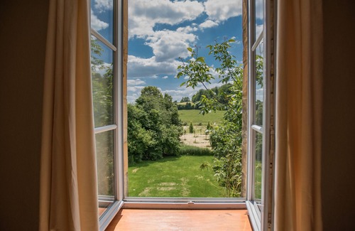 Guignicourt-sur-Vence Casa | Characteristic family house in the French Ardennes