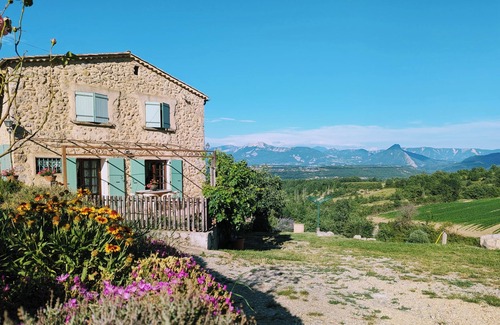 Ribiers Casa | Character house with terraces, garden, views and peaceful mountain setting