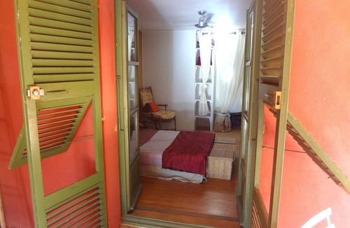 Monticello Otro | Casa de carácter 1 ha con árboles, piscina privada, ático.