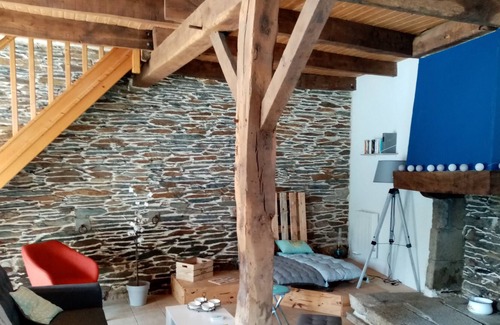 Mur-de-Bretagne Casa | Character house 5 minutes from Lake Guerlédan, the largest lake in Brittany