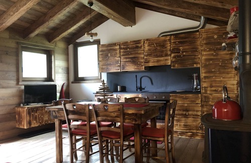 Chiesa in Valmalenco Cabina | Characteristic lodge surrounded by nature near the ski facilities.