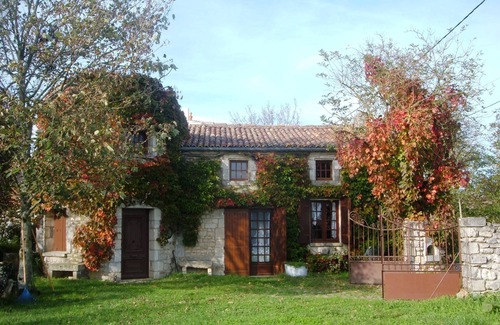 Balanzac Cabaña | Carácter tradicional casa de campo Charente situado en zona rural a 20 minutos del mar