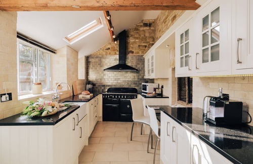 Kingham Cabaña | Characterful and quaint dog friendly - Ringers Cottage