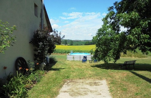 Pillac Casa | Casa rural de 2 dormitorios con carácter y espaciosa, capacidad para 4 personas con piscina dedicada