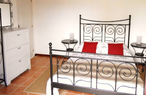Plessala Cabaña | Tranquilidad rural con estilo de Breton Long House, ideal para los amantes de la naturaleza