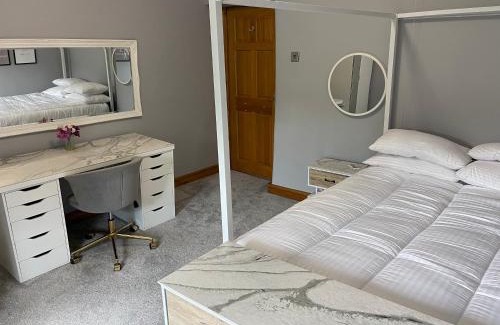 Buxworth Casa | Characterful Stone Cottage in the Heart of the High Peak
