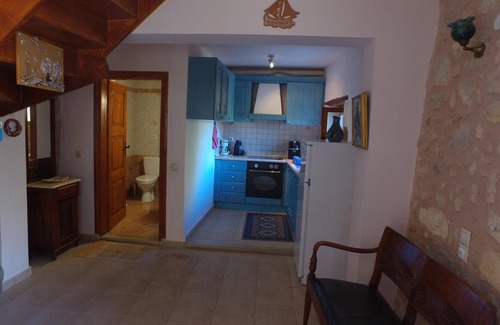 Loutra Casa | Isla típica casa de vacaciones con piscina, jardín, wifi | Rétino, Creta