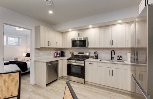 Killarney Casa | "Charcoal" Brand New 1-bed Townhome