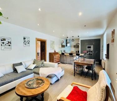 Pontarlier Apartamento | Charisma - 2 chambres Proche hypercentre