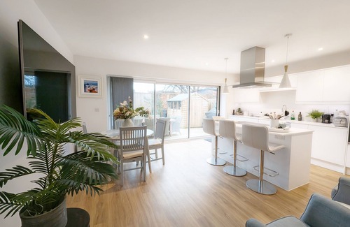 Petersfield Cabaña | Charles Street - Petersfield - a town house that sleeps 4 guests in 2 bedrooms