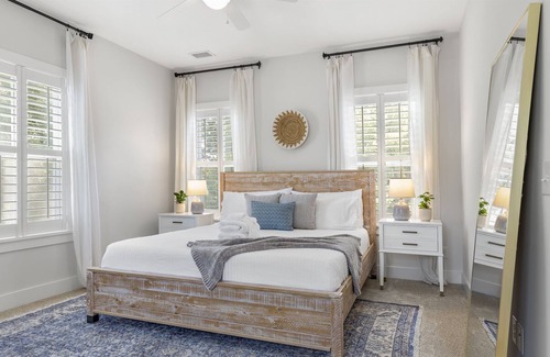 Charleston Casa | Charleston Beaches Pool Heated Spa 2 King Suites