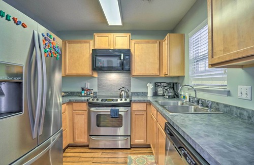 Charleston Casa | Charleston Townhome ~ 13 Mi to Sand & Surf!