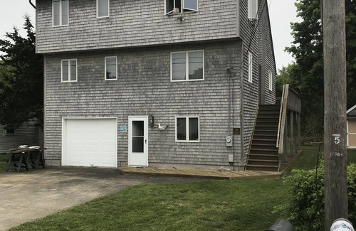 Kenyon Casa | Charca de la colina verde de la playa de Charlestown, RI