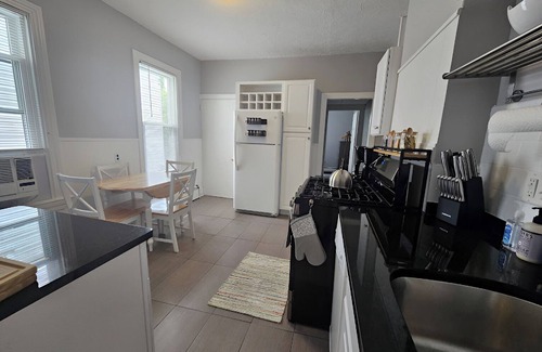 Thompson Square - Bunker Hill Condominio | Charlestown Gem - Historic and Central Boston location, perfect for walking