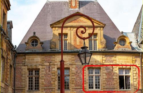 Charleville-Mezieres Apartamento | Charleville-Mézières: belle vue Place Ducale