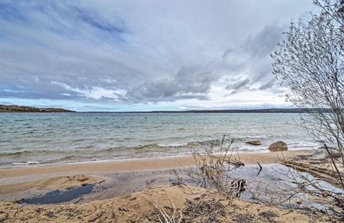 Charlevoix Casa | Charlevoix Cabin with Patio and Grill - Steps to Lake!