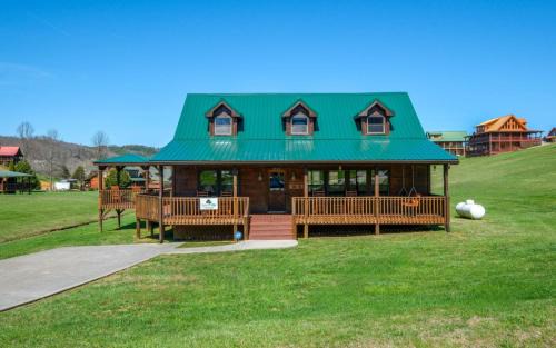 Gatlinburg - Pigeon Forge Villa | Charlie Browns Cabin II