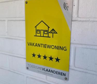 De Haan Casa | Charlie & Chloé’s beachcondo *