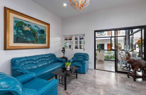 Bang Phlat Hotel | Charlie House Pinklao
