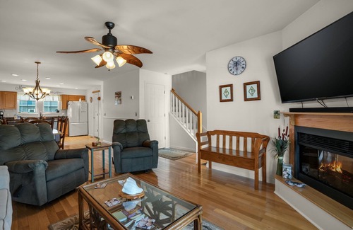 Chincoteague Casa | Charlie's Bayside Retreat - Pet friendly, In town!