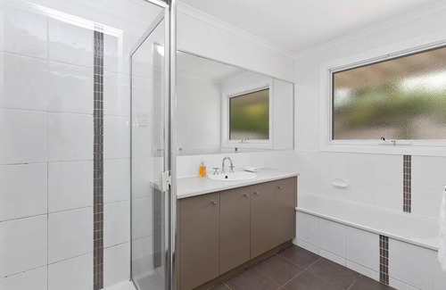 Apollo Bay Casa | Charlie’s Beach House 1Block to Beach Pet Friendly
