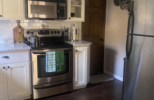 Molalla Cabaña | Charlies Riverfront Cottage