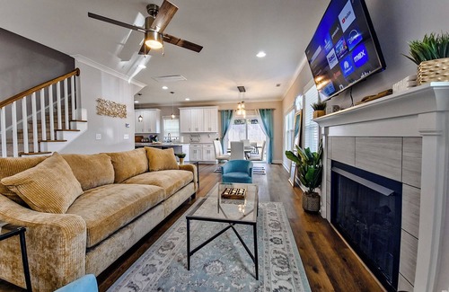 Charlotte Casa | Charlotte Oasis 4BR/2.5BA-Cozy and Charming Home Close To Uptown