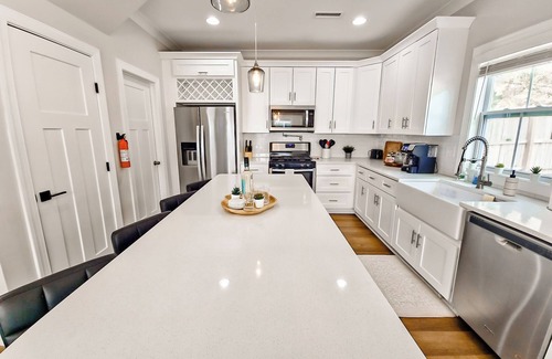 Charlotte Casa | Charlotte Oasis 4BR/2.5BA-Cozy and Charming Home Close To Uptown