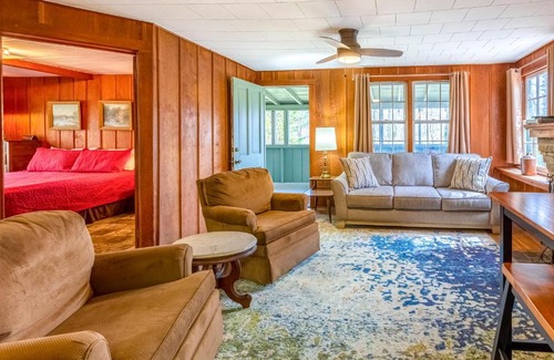 Waynesville Casa | Charlotte's Cabin
