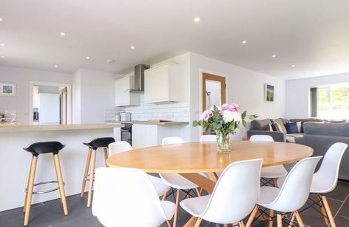 Pendeen Cabaña | CHARLOTTE'S HOUSE, pet friendly, character holiday cottage in Pendeen