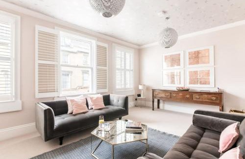 Upper Town Casa | Charlotte Street Apartment
